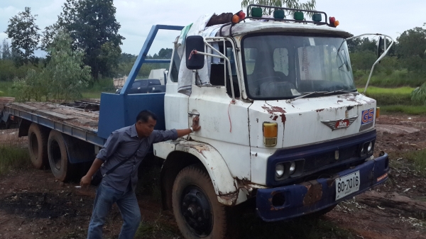 ขายด่วนเทรนเลอร์หางปลา10ล้อสองเพลาเครื่องEH700 165แรงเข็นแบคโฮ200สบายโทร0843923995