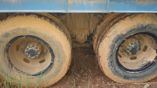 ขายด่วนเทรนเลอร์หางปลา10ล้อสองเพลาเครื่องEH700 165แรงเข็นแบคโฮ200สบายโทร0843923995