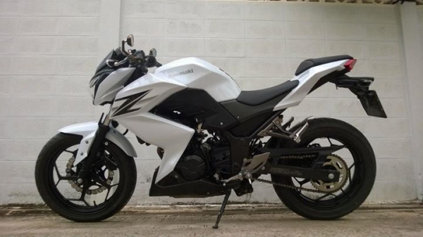 Z250 สภาพออก Showroom วิ่ง 1200 ใหม่กริ๊บ ส่งฟรีทั่วไทย ต่อรองได้ Z250 สภาพออก Showroom วิ่ง 1200 ใหม่กริ๊บ ส่งฟรีทั่วไทย ต่อรองได้