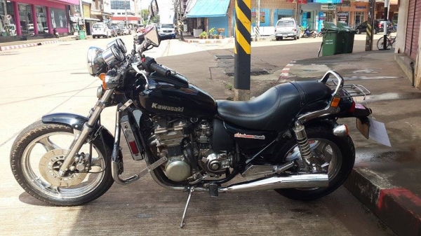 มาใหม่คับ KAWASAKI ZL400 ELIMINATOR เดิมๆ เครื่องแน่นมาก สภาพสวยคับ พึงชุบโครเมี่ยมมาใหม่ๆเลยคับ ทะเบียนแท้เลขตองพร้อมโอนคับไม่ขาดต่อ คับ ราคา 69000 บาท ส่งได้ทั่วไทยคับ สนใจติดต่อ 081-0578282 ไอดีไลน์ POPBIGBIKESAKON คับ สนใจรถสวย ถูก ดี ต้อง POP BIGBIKE