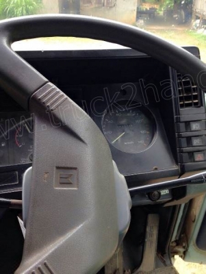 รถบรรทุก 6 ล้อดั้มพ์ ISUZU รุ่น FTR32H