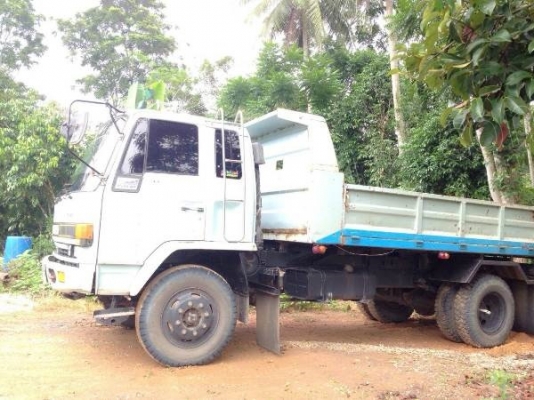 รถบรรทุก 6 ล้อดั้มพ์ ISUZU รุ่น FTR32H