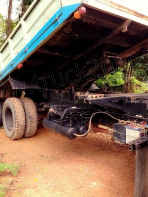 รถบรรทุก 6 ล้อดั้มพ์ ISUZU รุ่น FTR32H