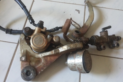 (ได้กล่องไฟมาใหม่แล้วครับขายราคาเดิมครับ ลดไป) เครื่อง สแมช 110 มีคลัช ราคา2500 และคลัชเวฟ 125 และอะไหล่อื่นลองเข้ามาดูครับ