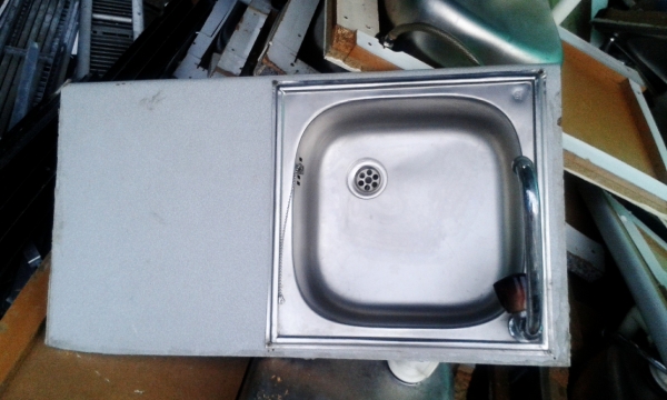 ซิงค์ล้างจานหลุมเดียว พร้องก๊อค ตัวละ 200 บ.