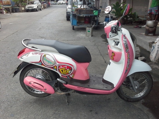 Scoopy i ปี 56 หัวฉีด รถสวย เครื่องกริ๊บๆ หลุดจำนำ โอนไม่ได้ ต่อภาษี พรบ.ได้ปกติ เอกสารจำนำครบ