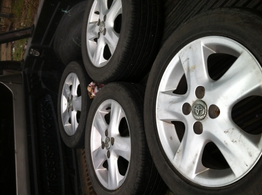 ขายล้อแม็กพร้อยาง 32-2011 ถอดออกจากวีออส