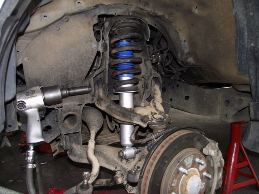 รับแก้ปัญหาช่วงล่าง รถกระบะ Ford by Shock Profender