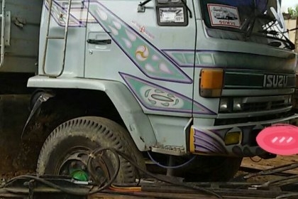 สิบล้อ ร๊อคกี้ 240