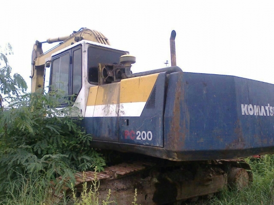 ขาย KOMATSU PC 200-5 ซีเรียล5xxxxxคอนโทรนยาว สภาพสวยพร้อมใช้ ราคาต่อรองได้ ติดต่อได้ที่คุณ อ๊อฟ พิจิตร 086-737-9991