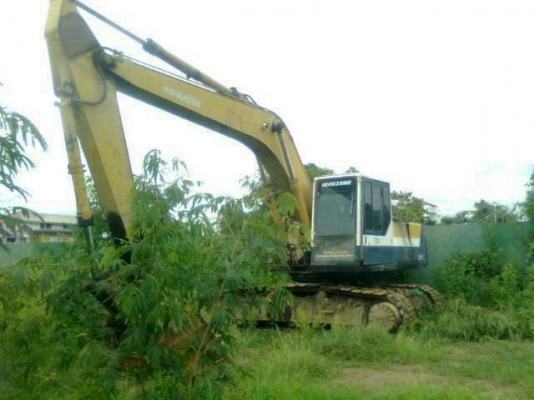 ขาย KOMATSU PC 200-5 ซีเรียล5xxxxxคอนโทรนยาว สภาพสวยพร้อมใช้ ราคาต่อรองได้ ติดต่อได้ที่คุณ อ๊อฟ พิจิตร 086-737-9991