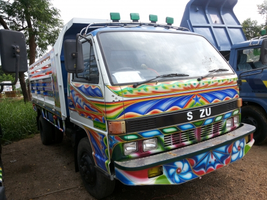 isuzu 6 ล้อ NPR รถสวย