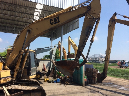 ขายCAT320V2 สภาพสวยพร้อใช้ ต่อรองได้ ติดต่อได้ คุณอ๊อฟ พิจิตร 086-737-9991