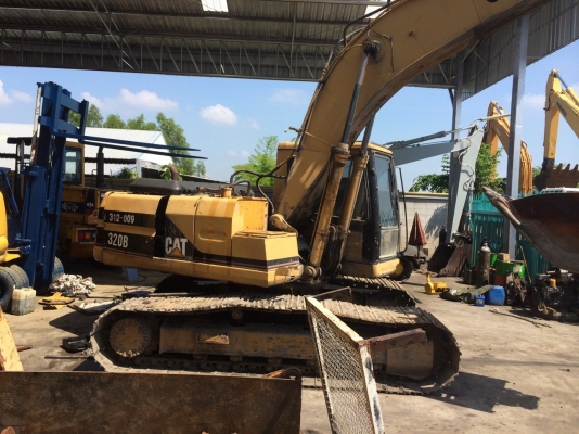 ขายCAT320V2 สภาพสวยพร้อใช้ ต่อรองได้ ติดต่อได้ คุณอ๊อฟ พิจิตร 086-737-9991