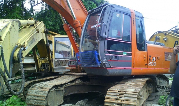 ขายCAT320V2 สภาพสวยพร้อใช้ ต่อรองได้ ติดต่อได้ คุณอ๊อฟ พิจิตร 086-737-9991