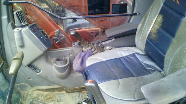 ขายCAT320V2 สภาพสวยพร้อใช้ ราคาต่อรองได้ ติดต่อได้ คุณอ๊อฟ พิจิตร 086-737-9991