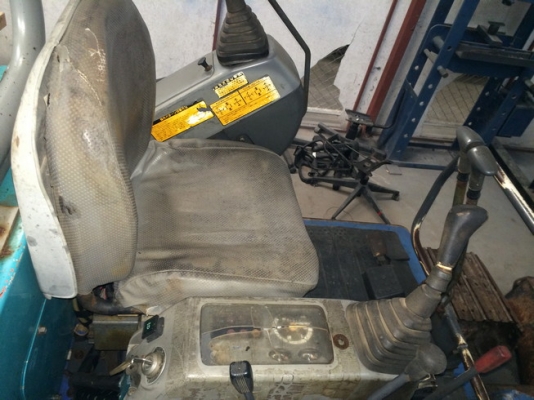 รถขุดเล็ก Kubota K-040 เทียบเท่า PC40-7 นำเข้าจากญี่ปุ่น ขายถูก ๆ ครับ