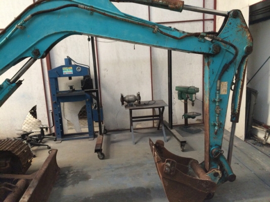 รถขุดเล็ก Kubota K-040 เทียบเท่า PC40-7 นำเข้าจากญี่ปุ่น ขายถูก ๆ ครับ