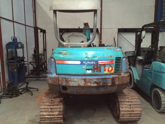 รถขุดเล็ก Kubota K-040 เทียบเท่า PC40-7 นำเข้าจากญี่ปุ่น ขายถูก ๆ ครับ