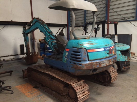 รถขุดเล็ก Kubota K-040 เทียบเท่า PC40-7 นำเข้าจากญี่ปุ่น ขายถูก ๆ ครับ