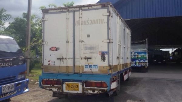 ขายตู้หกล้อ5.5เมตร กว้าง2.20เมตร คัซซีกว้าง74ซ.ม.