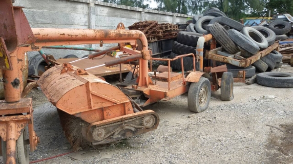 ขายรถไม้กวาด 2คัน สภาพพร้อมใช้ ติดต่อได้ที่คุณ อ๊อฟพิจิตร 086-737-9991