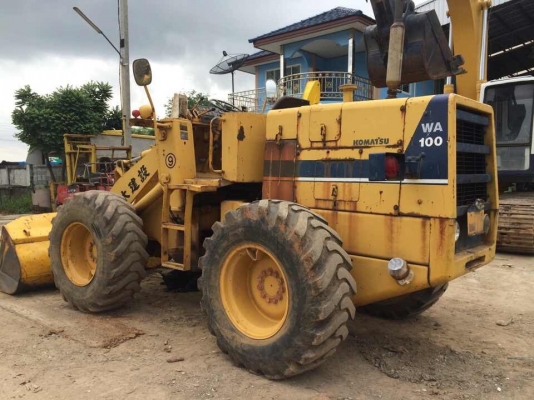 ขายรถตักKOMATSU 510  สภาพสวยพร้อมใช้ ราคาต่อรองได้ ที่คุูณอ๊อฟ พิจิตร 086-737-9991