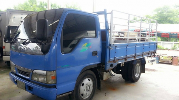 ขายรถบรรทุก อีซูซู  6 ล้อ ไม่ติดเวลาหายากมาก เครื่อง 120 แรงสะใจ พาวเวอร์ แอร์ กระจกไฟฟ้า ปี 2010