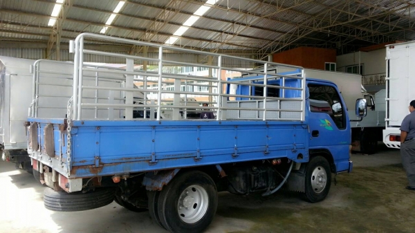ขายรถบรรทุก อีซูซู  6 ล้อ ไม่ติดเวลาหายากมาก เครื่อง 120 แรงสะใจ พาวเวอร์ แอร์ กระจกไฟฟ้า ปี 2010