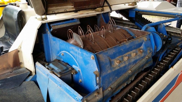 รถเกี่ยวข้าวพร้อมนวดข้าวในตัว แบบนั่งขับ เก่าญี่ปุ่น ISEKI   สภาพสวย เครื่องยนต์พร้อมใช้งาน ไม่เคยใช้งานในไทย คุณภาพสินค้าเกินราคา