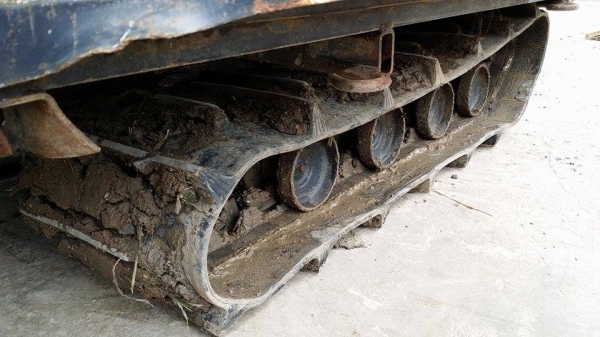 รถเกี่ยวข้าวพร้อมนวดข้าวในตัว แบบนั่งขับ เก่าญี่ปุ่น ISEKI   สภาพสวย เครื่องยนต์พร้อมใช้งาน ไม่เคยใช้งานในไทย คุณภาพสินค้าเกินราคา