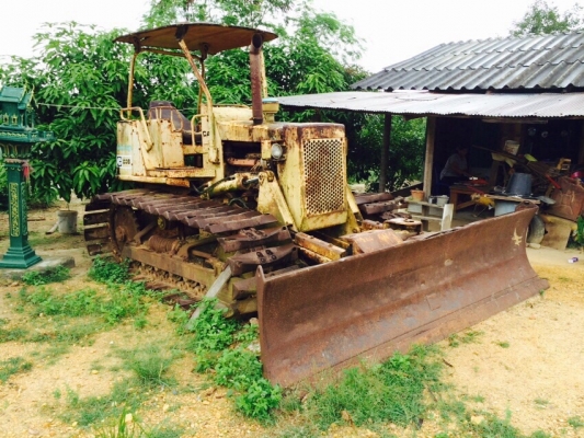 ขาย รถแทรคเตอร์ CAT D3B ครับ