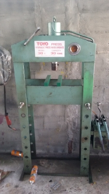 ขายเครื่องอัดไฮโดรลิกTOYO 30TON