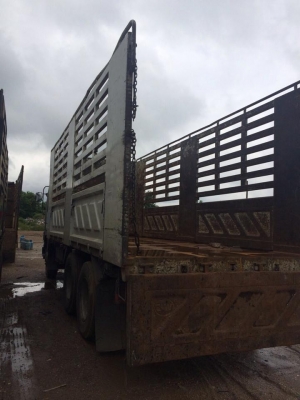รถบรรทุกสิบล้อ ISUZU FVM 300แรงม้า กระบะบรรทุกไม่ดั๊ม สภาพสวย เอกสารพร้อมโอน