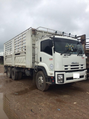 รถบรรทุกสิบล้อ ISUZU FVM 300แรงม้า กระบะบรรทุกไม่ดั๊ม สภาพสวย เอกสารพร้อมโอน