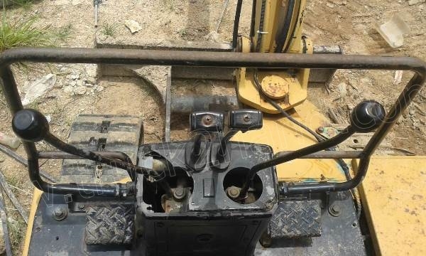 รถแบคโฮ KOMATSU PC20 รุ่น 7 รถแบคโฮ KOMATSU PC20 รุ่น 7