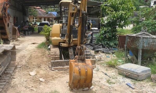 รถแบคโฮ KOMATSU PC20 รุ่น 7 รถแบคโฮ KOMATSU PC20 รุ่น 7