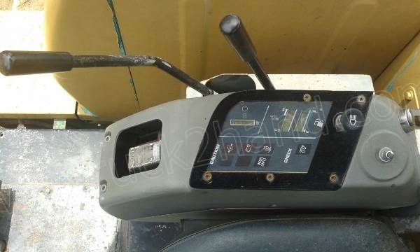 รถแบคโฮ KOMATSU PC20 รุ่น 7 รถแบคโฮ KOMATSU PC20 รุ่น 7