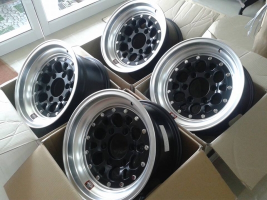 มาอีกแล้ว ล้อ weld 16x8.5 off - 0 สภาพใหม่ 100\% ราคา 1xxxx บาท มาอีกแล้ว ล้อ weld 16x8.5 off - 0 สภาพใหม่ 100\% ราคา 1xxxx บาท