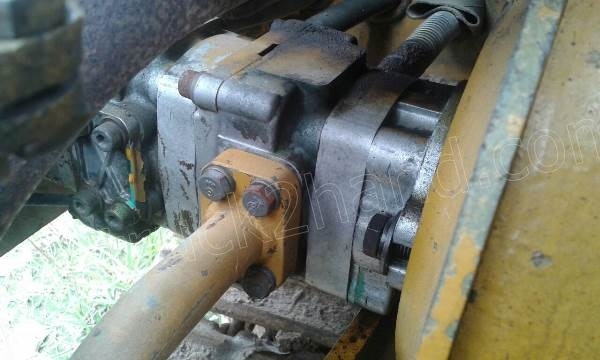 รถแบคโฮ KOMATSU PC20 รุ่น 5