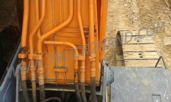 รถแบคโฮ HITACHI EX200 รุ่น 1สภาพพร้อมใช้ รถแบคโฮ HITACHI EX200 รุ่น 1สภาพพร้อมใช้