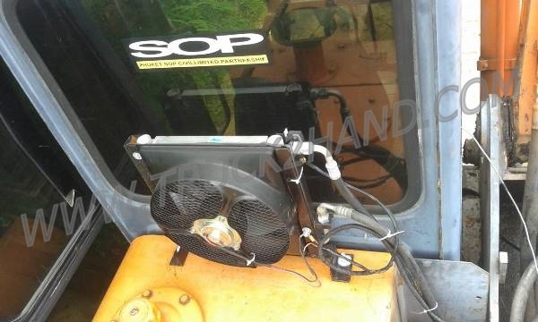 รถแบคโฮ HITACHI EX200 รุ่น 1สภาพพร้อมใช้ รถแบคโฮ HITACHI EX200 รุ่น 1สภาพพร้อมใช้