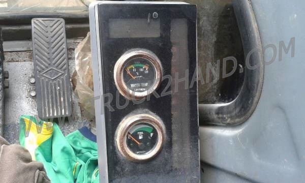 รถแบคโฮ HITACHI EX200 รุ่น 1สภาพพร้อมใช้ รถแบคโฮ HITACHI EX200 รุ่น 1สภาพพร้อมใช้