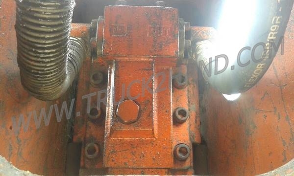 รถแบคโฮ HITACHI EX200 รุ่น 1สภาพพร้อมใช้ รถแบคโฮ HITACHI EX200 รุ่น 1สภาพพร้อมใช้