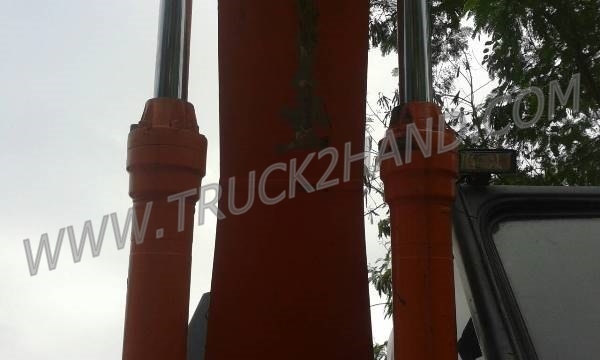 รถแบคโฮ HITACHI EX200 รุ่น 1สภาพพร้อมใช้ รถแบคโฮ HITACHI EX200 รุ่น 1สภาพพร้อมใช้