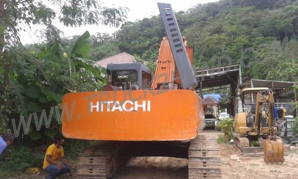 รถแบคโฮ HITACHI EX200 รุ่น 1สภาพพร้อมใช้ รถแบคโฮ HITACHI EX200 รุ่น 1สภาพพร้อมใช้