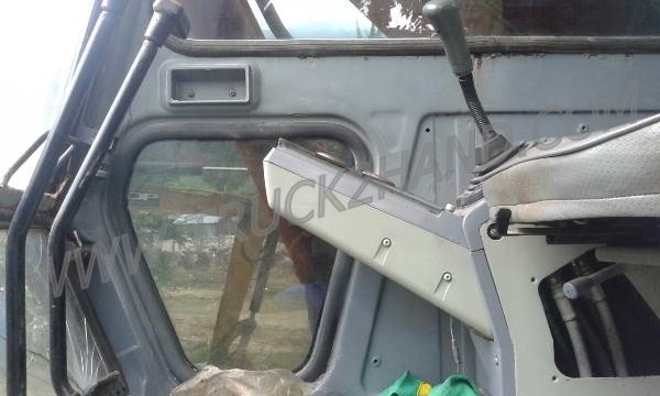 รถแบคโฮ HITACHI EX200 รุ่น 1สภาพพร้อมใช้ รถแบคโฮ HITACHI EX200 รุ่น 1สภาพพร้อมใช้