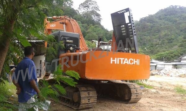 รถแบคโฮ HITACHI EX200 รุ่น 1สภาพพร้อมใช้ รถแบคโฮ HITACHI EX200 รุ่น 1สภาพพร้อมใช้