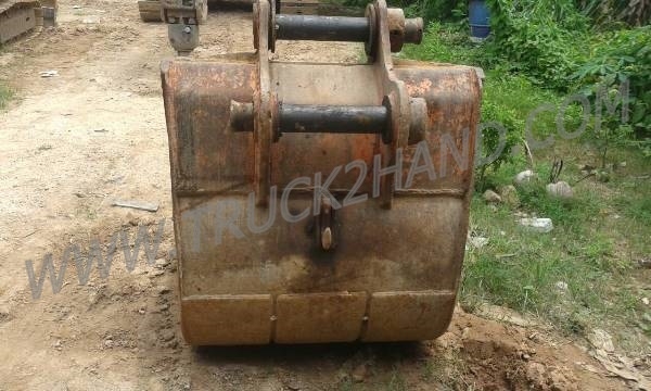 รถแบคโฮ HITACHI EX200 รุ่น 1สภาพพร้อมใช้ รถแบคโฮ HITACHI EX200 รุ่น 1สภาพพร้อมใช้