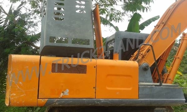 รถแบคโฮ HITACHI EX200 รุ่น 1สภาพพร้อมใช้ รถแบคโฮ HITACHI EX200 รุ่น 1สภาพพร้อมใช้